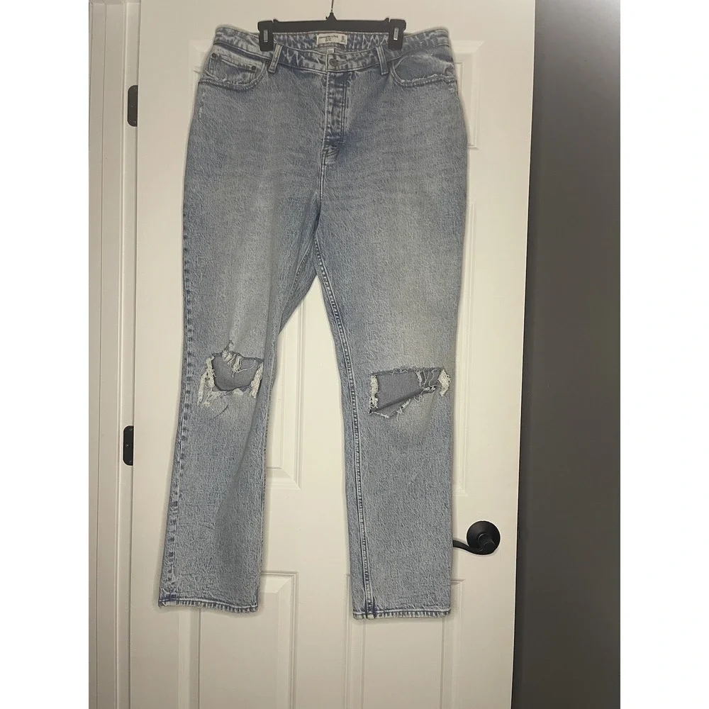 Abercrombie The Dad High Rise Curve Love Denim Jeans 33/16 Long Distressed Blue - Picture 1 of 2
